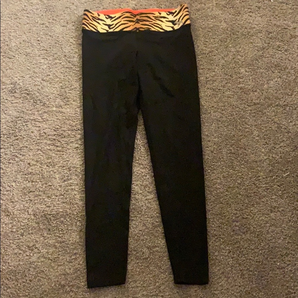 PINK ultimate zebra yoga pants